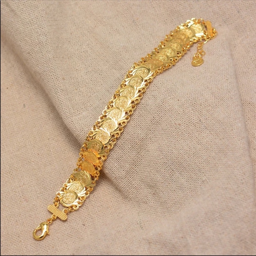 Gold tone Coin bracelet - Picture 2 of 4